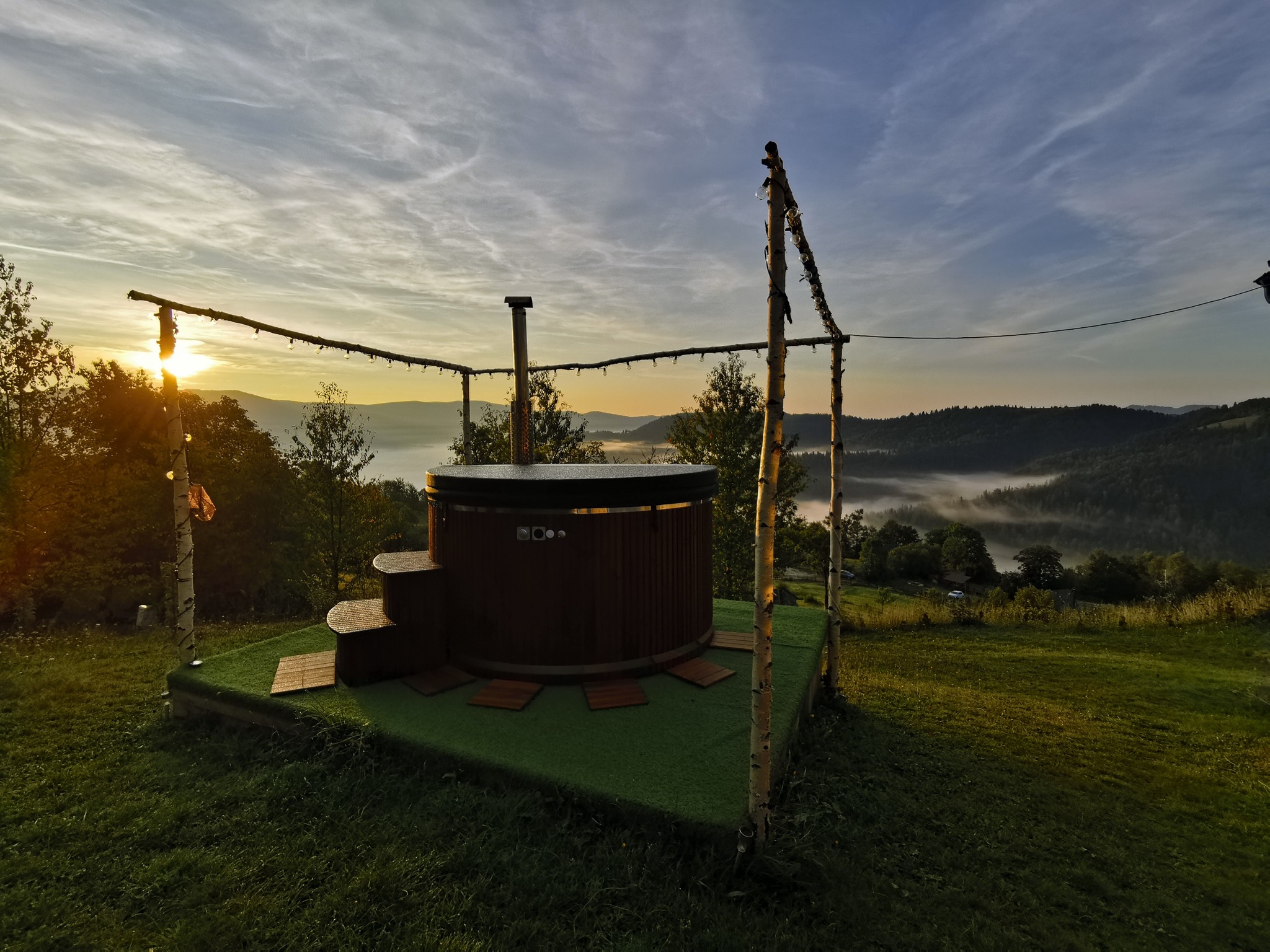 Ciubăr cu vedere la munte